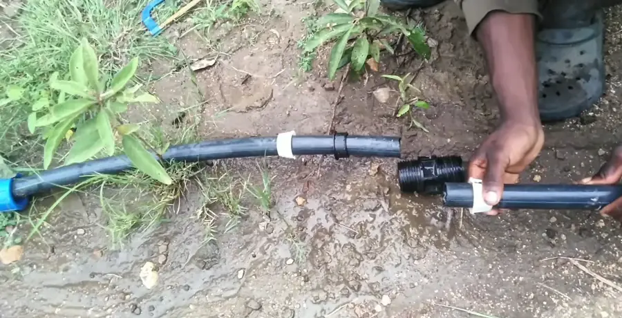 Repairing a leaking pipe – temporary burst pipe fix